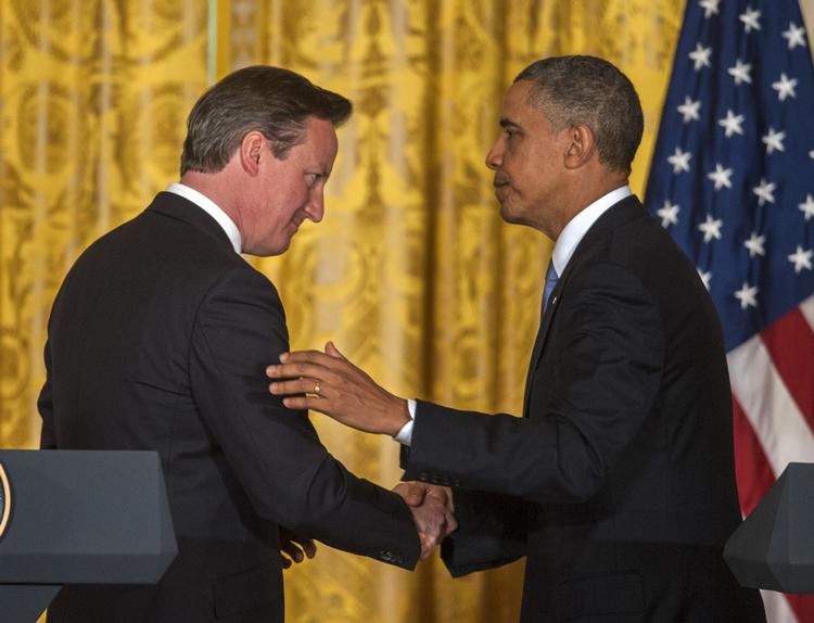 Venner. David Cameron og Barack Obama er nære allierede. Men i Syrien-aktionen må Obama klare sig uden britisk opbakning 