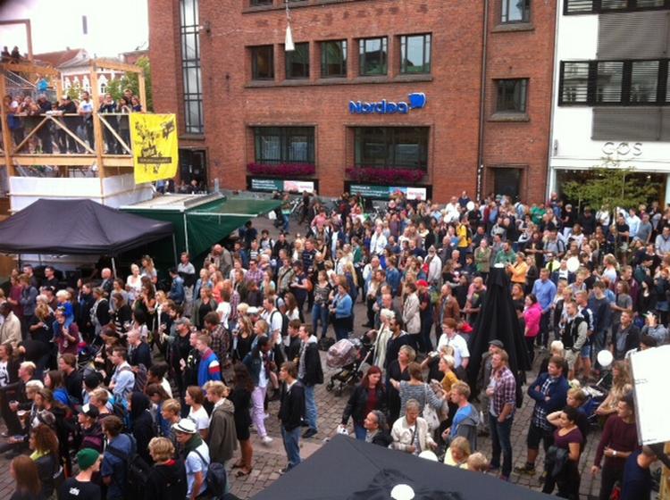 Festuge. Bispetorvet i Aarhus er godt fyldt op. 