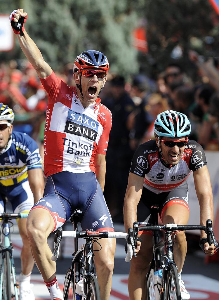 bjergslag. Michael Mørkøv (tv) vandt overraskende spurten på 6. etape af Vuelta a Espana, mens flere af Team Saxo Bank-Tinkoffs ryttere er med helt fremme i den samlede stilling. 