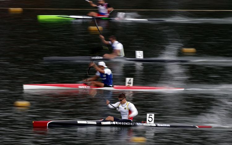 enerkajak. VM-finalen på 500 meter blev vundet af Tom Liebscher (nummer to fra bunden) 