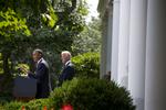 KOVENDING. Den amerikanske præsident Barack Obama ville først angribe Syrien med det samme, men besluttede sig pludseligt for at spørge Kongressen til råds først. 