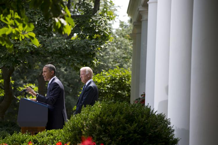 KOVENDING. Den amerikanske præsident Barack Obama ville først angribe Syrien med det samme, men besluttede sig pludseligt for at spørge Kongressen til råds først. 