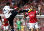 1-0. Londonopgøret var også et fransk møde mellem Olivier Giroud (th.) og Etienne Capoue. 