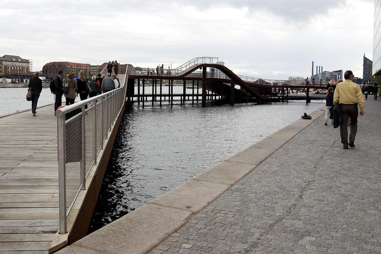 Havnefront. Det er planen, at de nye billige boliger skal opføres i områder som Københavns Havn, hvor der ellers er få almene boliger. Præcis hvor, fremgår ikke. 