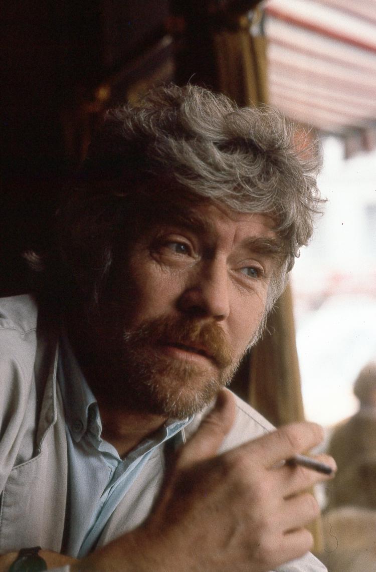 Dødsfald. Ole Ernst nåede at spille mange store roller. Anmelder Henrik Palle vælger fem, der har gjort størst indtryk. 