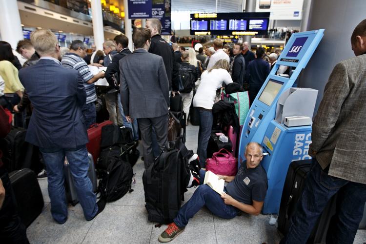 køkultur. Det skabte lange køer, da sikkerhedspersonalet i Kastrup nedlagde arbejdet i morges. 