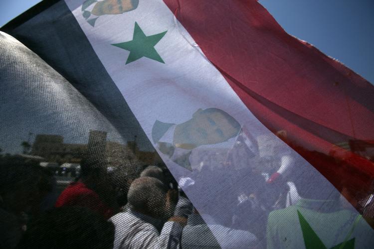 Demonstration. Debatten raser om en militær aktion i Syrien eller ej - her demonstreres der i Jordan imod en militær aktion. Men ifølge International Crisis Group er det langt vigtigere at forhandle og finde en løsning. Også selv om Assad ik så fald skal blive siddende på magten lidt endnu. 