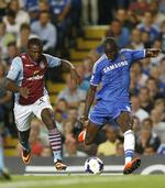 overrasket. Jores Okore (tv) er kommet flot fra start i Premier League. 