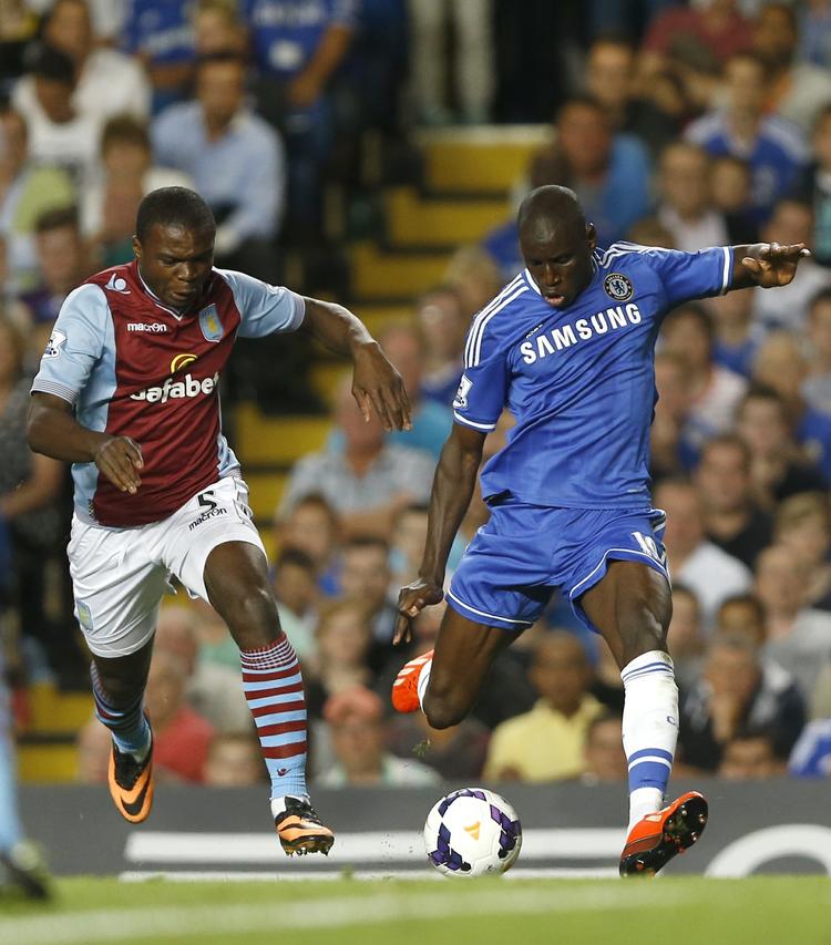 overrasket. Jores Okore (tv) er kommet flot fra start i Premier League. 