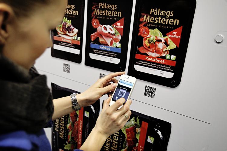 skærmproblem. Skærmens størrelse er en begrænsning, som får danskerne til at droppe mobil-shopping, siger ekspert i e-handel. 