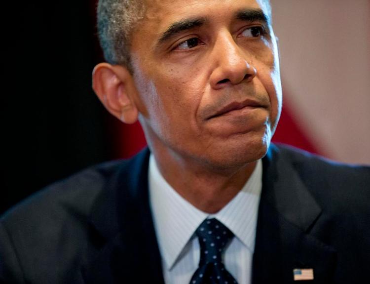<cutline_leadin>AFGØRENDE ØJEBLIK. </cutline_leadin>Under et pressemøde fredag eftermiddag <240>med ledere fra de baltiske stater svarede Obama også på spørgsmål om Syrien. Bagefter gik han en tur i haven bag det Det Hvide Hus. Det var her, han tog sin <240>beslutning om at inddrage Kongressen <240>i beslutningen om at angribe Syrien. <fotograf><240>Arkivfoto: Pablo Martinez Monsivais/AP</fotograf> 