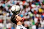 Balance. 25.000 var mødt frem på Bernanbeu i Madrid for at byde Gareth Bale velkommen til kongeklubben. 