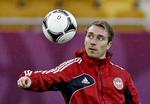 tilvænning. Christian Eriksen skal vænne sig til den fysiske stil i Premier League, hvor han kommer til at møde hård konkurrence om pladsen på tottenhams midtbane. 