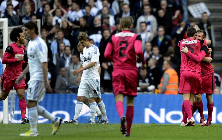 målscorere. Esbjergs mål mod FC København blev scoret af Peter Ankersen (yderst th.) og Martin Braithwaite (yderst tv.). 