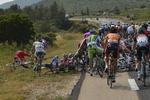 undersøgelse. Der er risiko for voldsomme styrt, og det ser ekstremt hårdt ud. Men faktisk lever deltagerne i Tour de France længere end resten af befolkningen. 
