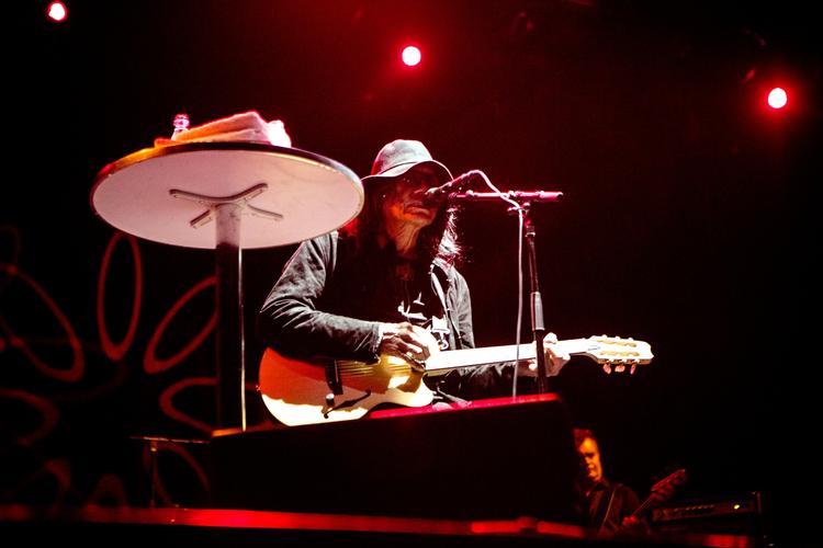 Ægte. Rodriguez fik anmelderhøvl for sin koncert i Søndermarken, men Christian Graugaard fik gåsehud over at se et levende menneske forvandle sin nøgenhed til sit væsentligste aktiv. 