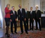 Middagsselskab. Helle Thorning-Schmidt står sammen med den finske præsident  Sauli Niinistö, USA's præsident Barack Obama og Sveriges statsminister Fredrik Reinfeldt i forbindelse med aftenens middagsselskab. 