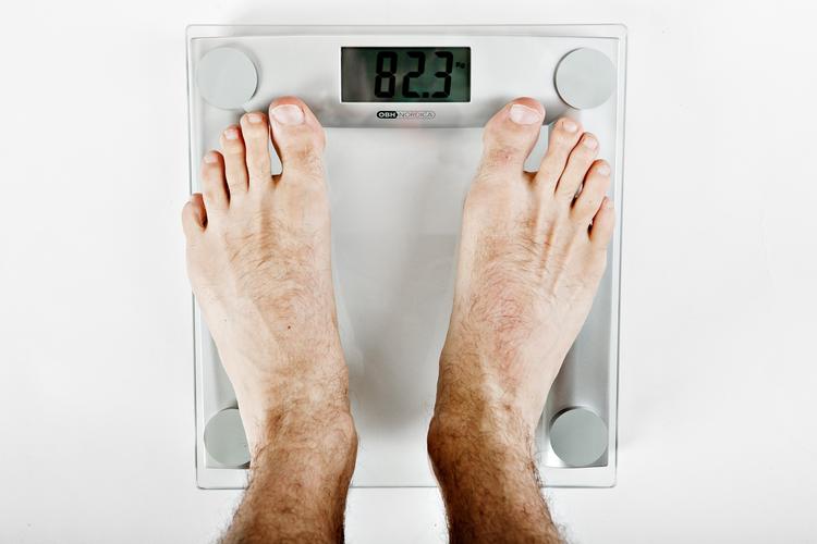 Vægtsvingninger. Et af symptomerne ved et lavt stofskifte er vægtøgning. 