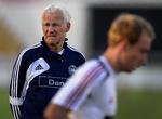 Fodboldlandsholdets pressemøde og træning