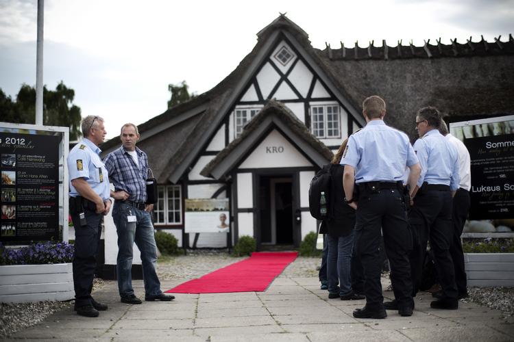 Upopulære. »Kampgejsten, korpsånden, arbejdsglæden og stoltheden er på vej væk. Rigtig mange er kede af at gå på arbejde, de føler at de får bank, uanset hvad de gør« siger Jørn Rise, formand for Dansk Told og Skatteforbund. 