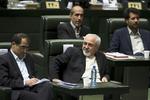 Noget tyder på, at Irans udenrigsminister, Javad Zarif, og Irans præsident, rækker en forsigtig hånd ud til Vesten på de sociale medier. 