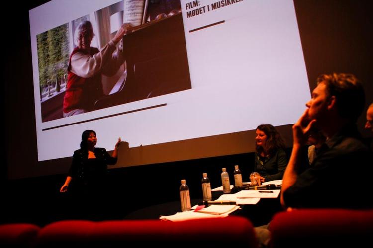 Filmboost. Det handler hverken om erfaring, baggrund, cv eller om at kende de rigtige mennesker. Talentprisen leder efter en film med en original og velskrevet idé. Sidste år vandt  Camilla Lee Fabricius prisen med hendes idé til filmen 'Mødet i musikken' (arkiv) 