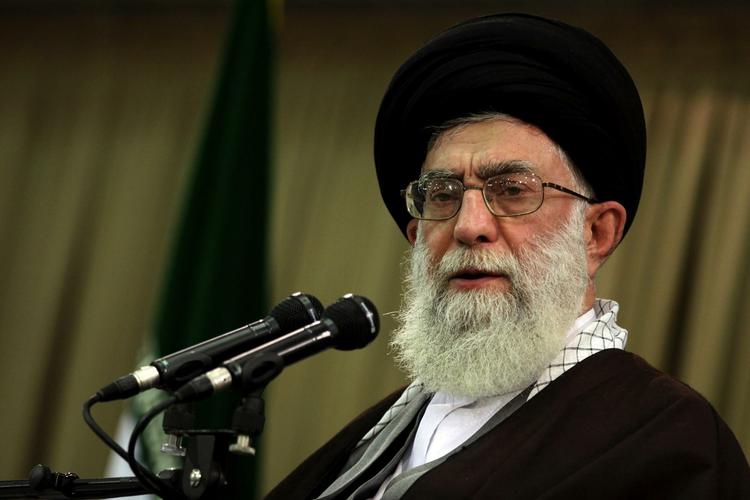 Allierede. Den iranske ayatollah Ali Khamenei har lovet at forsvare Syrien »lige til det sidste«, hvis USA vælger at angribe landet. 