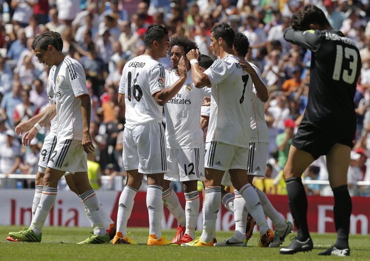 regnskab. På banen var den seneste sæson skuffende for Real Madrids højtbetalte stjerner. Men forretningen i klubben kører fornuftigt trods massiv gæld. 