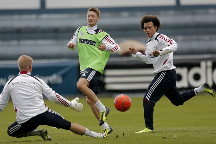 træning. Martin Braithwaite (th) kan blive en afgørende spiller i aften mod Malta, hvor en hurtig scoring gerne skulle vælte lilleputnationen. 