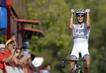 debutant. Warren Barguil tog chancen og gennemførte en overraskende veltimet offensiv kort før mål. 