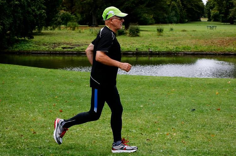Løbestilen. Knuth Frederiksen, 71 år, lagde livsstilen om og løber nu marathon. 