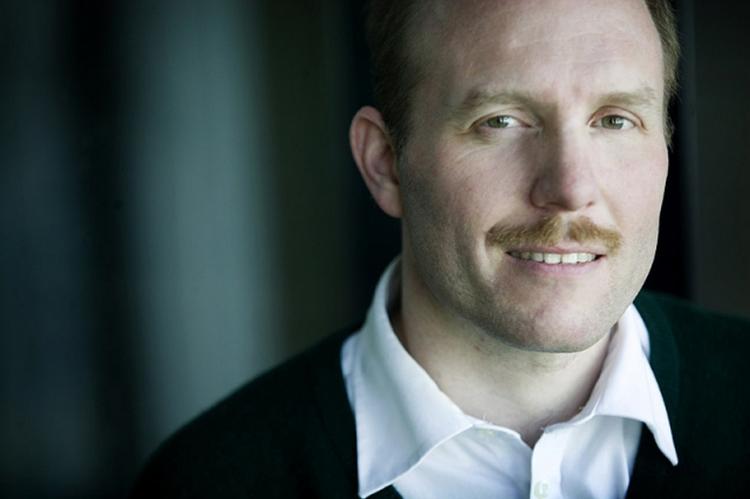 Åben. Juristernes og økonomernes forbund, Djøf, har hidtil strittet mod whistleblower-ordninger, men nu er Lars Qvistgaard, forman for Overenskomstforeningen i Djøf, med på at analysere fænomenet. 