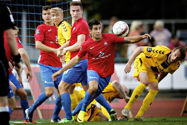 KLUMPSPIL. Oprykkerne fra Hvidovre blev besejret af nedrykkerne fra Horsens. 