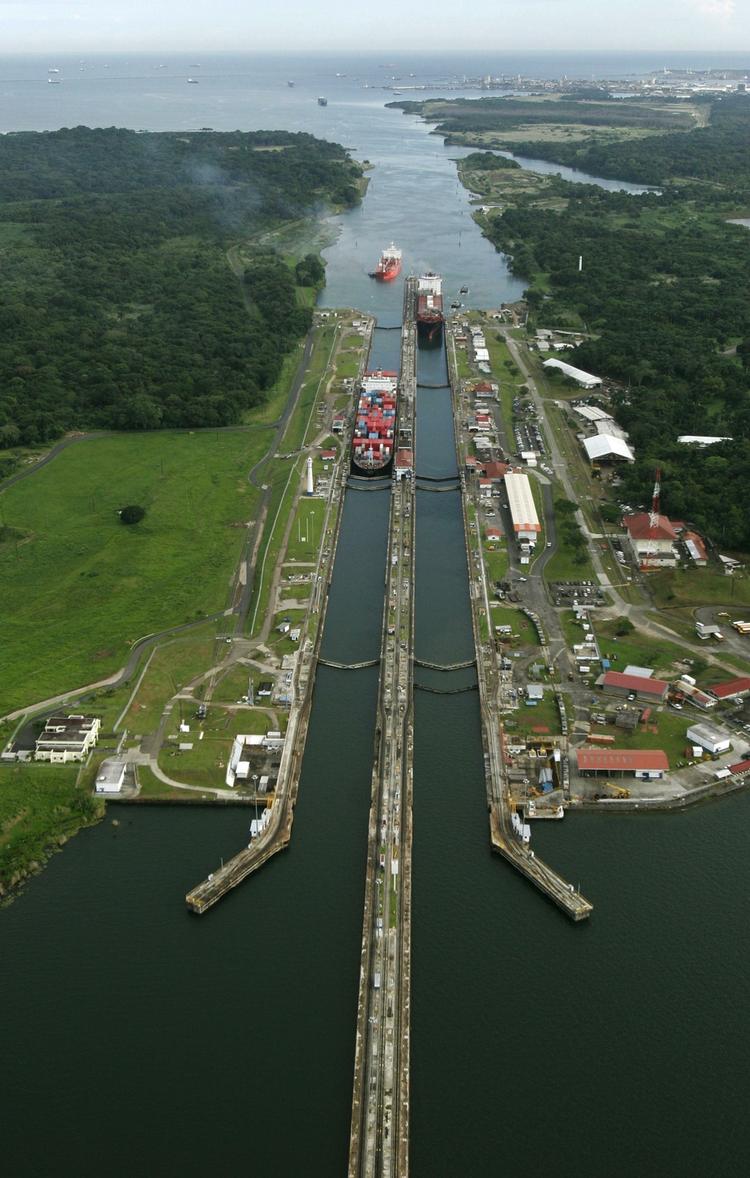 Kanal. I Panama er man ivrig efter at forsvare sin position som en af verdens førende handelsveje og besluttede derfor ved en folkeafstemning i 2006, at kanalen – som næste år fylder 100 år – skulle udbygges. 