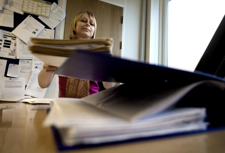 Undersøgelse. 60 millioner timer om året bliver brugt på bureaukrati, hvis resultatet bredes ud til samtlige 270.000 offentligt ansatte 