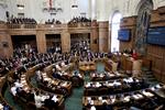 2020-plan. Den konservative plan om eksempelvis skattelettelser for 40 milliarder kroner får ikke partiets blå venner til at juble. For uambitiøst, mener LA. For ambitiøst, mener V. For unuanceret, mener DF. 