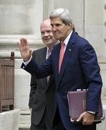 ALLIEREDE. USA's udenrigsminister John Kerry har de seneste dage holdt møder med flerea allierede. I dag var han på besøg hos sin britiske kollega William Hague. 
