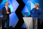 UENIGHED. Jens Stoltenberg, til venstre, taber efter alt at dømme, mens Erna Solberg fra det konservative parti Høyre står til at blive Norges nye statsminister. 