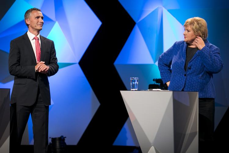 UENIGHED. Jens Stoltenberg, til venstre, taber efter alt at dømme, mens Erna Solberg fra det konservative parti Høyre står til at blive Norges nye statsminister. 