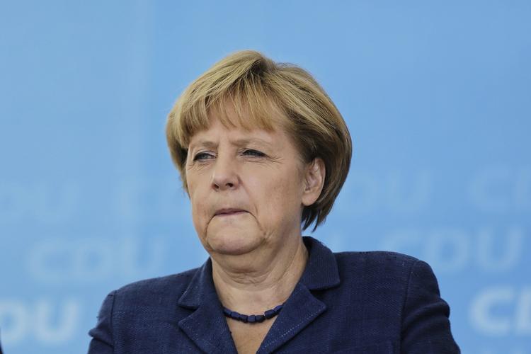 Intellektuelle. Jürgen Habermas, Wolf Biermann, Peter Sloterdijk og Eva Menasse er blandt de 48 intellektuelle, som i den tyske ugeavis Die Zeit fortæller, hvad de stemmer på - hvis de overhovedet kan finde nogen at stemme på. 