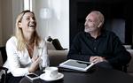 parløb. Svenske Sofia Helin og danske Kim Bodnia kan snart igen opleves i rollerne som dansk-svenske politimakkere. Anden sæson af 'Broen' får premiere på DR 22. september. 
