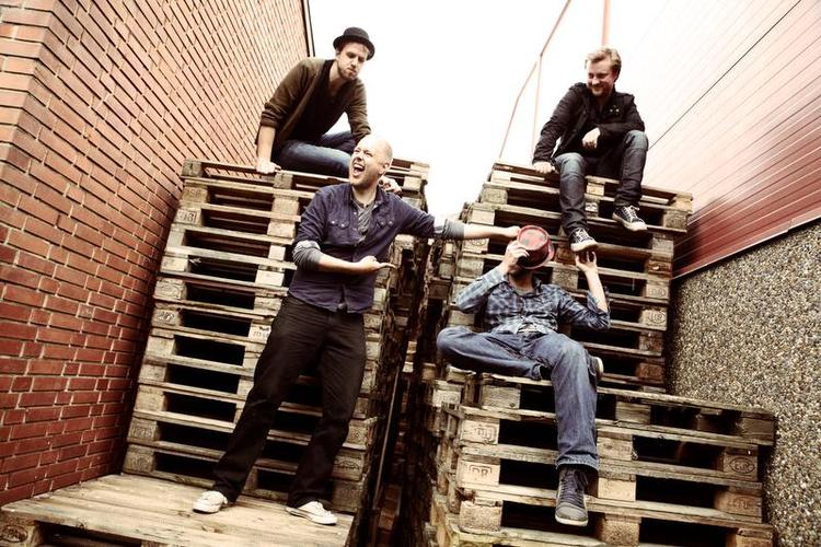 Særlinge. Kvartetten Modspils underspillede originalitet lyser op mellem andre af tidens jævne popudgivelser med folkemusikalske aner. 