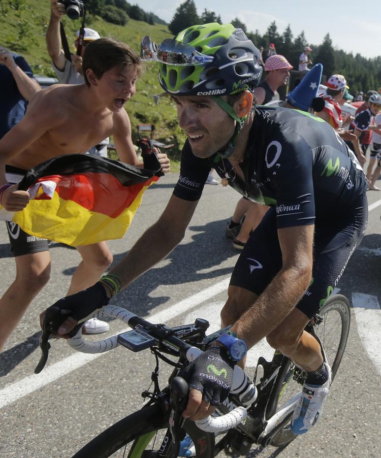 Håbefuld. Alejandro Valverde er på tredje pladsen - 1,14 minut efter Nibali. 