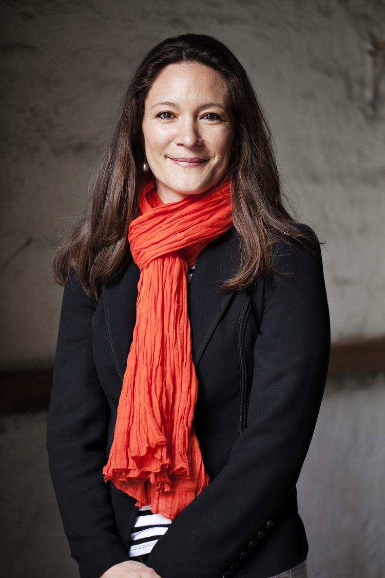 Tilgivelse. »Da jeg for alvor slap vreden, så jeg, at den eneste vej frem var at lukke fortidens kapitler, fortrænge smerten, adskille følelser fra analyse. Og tilgive«, skriver Paula Larrain på 40-års-dagen for militærkuppet i Chile. 