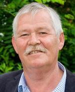 Muggi. Mogens Jeppesen nåede at spille 141 lhåndboldlandskampe , og hjemmebanens mål blev passet i Fredericia og Ribe. 