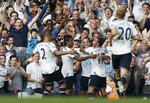 skældsord. Der er ikke mange jøder tilbage på banen eller tilskuerpladserne på Tottenhams hjemmebane, White Hart Lane, men rødderne i klubben er jødiske. 