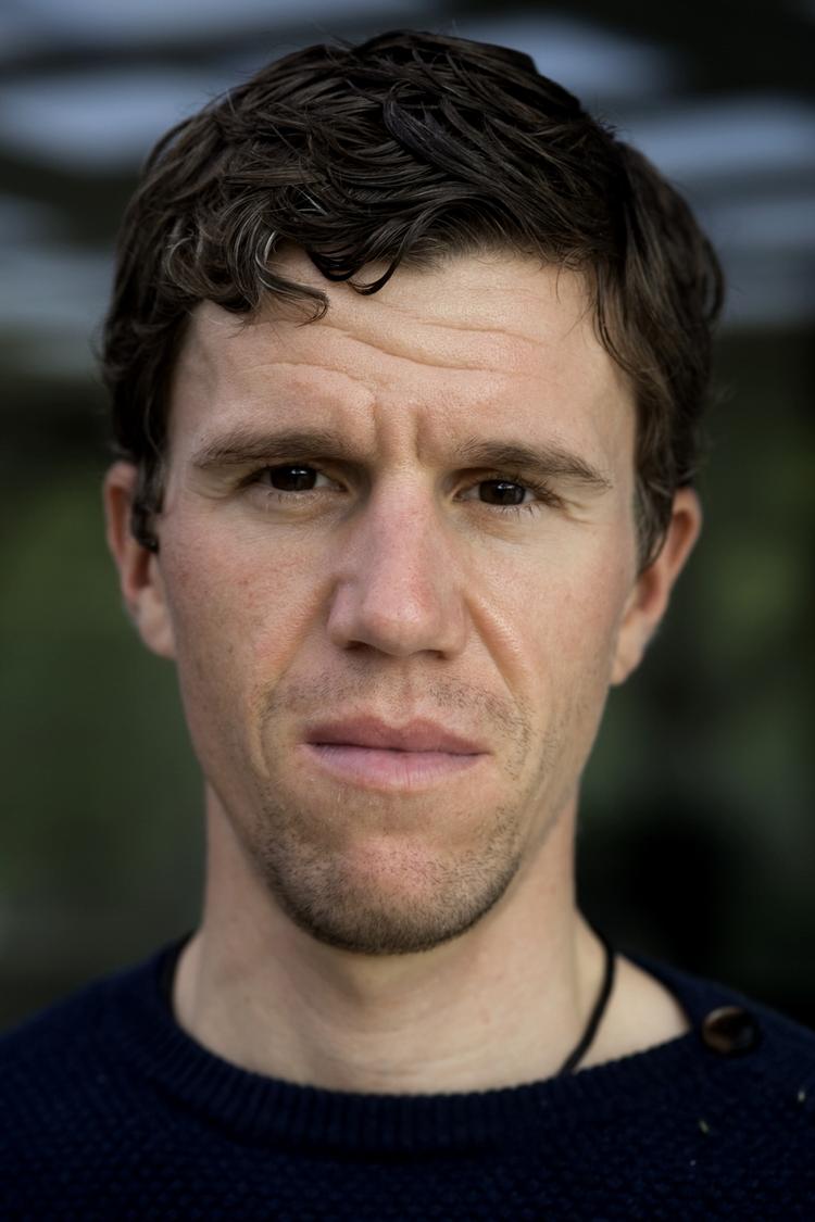Derudad. Den 29-årige danske bjergspecialist krydsede stregen efter 18 etapes 186,5 km fra Burgos til bjergtoppen i Cantabrien 28 sekunder bag den sejrende hviderusser Vasil Kiryienka (Sky) efter en hidsig jagt på den 5,9 km lange klatretur op mod mål. 