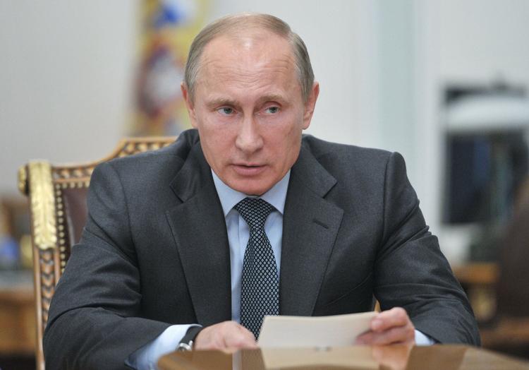 Splittet. Rusland og USA er langtfra enige om, hvordan konflikten bliver løst i Syrien. Nu appellerer præsident Vladimir Putin direkte til den amerikanske befolkning i et læserbrev. 