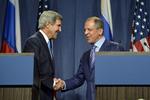 FORHANDLINGER. Ruslands udenrigsminister Sergej Lavrov (tv) og USA ditto John Kerry skal de kommende timer forhandle om en for en kemisk afvæbning af Syrien. 