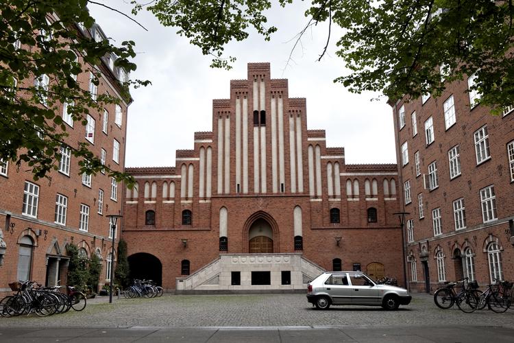 Lukning. Blågårds Kirke skal sammen med fem andre kirker lukkes ved udgangen af 2013. 